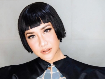 Suarakan Hak Perempuan, Cantiknya Bunga Citra Lestari Pakai Kebaya di Hari Kartini