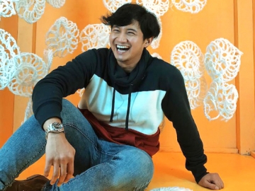 Tak Kunjung Menikah, Chand Kelvin Sampai Dibawakan Jodoh?