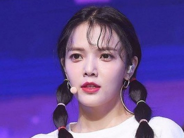 Pose Nyentrik di Postingan Terbaru, Jimin AOA Malah Dituding Tiru Sulli dan HyunA