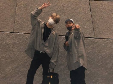 Jalan Bareng Pakai Baju Kembaran, Jaejoong dan Siwan Bikin Netter Gemas