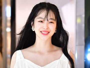 Biasa Dikenal Nyeleneh, Penampilan Cantik Sulli di Acara Ini Sukses Hipnotis Netter
