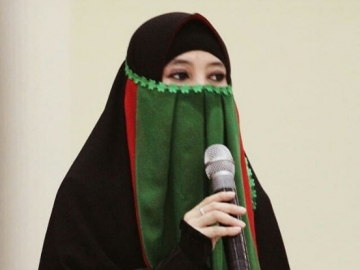 Jalani Operasi Pengangkatan Tumor, Peggy Melati Sukma: Ayah dan Ibu Juga Sedang Sakit