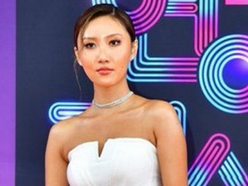 Tampil Super Seksi dan Energik Hingga Stocking Robek, Hwasa Mamamoo Bikin Netter Melongo