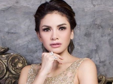 Nikita dan Vicky Nitinegoro 'Gelap-Gelapan' Sambil Asyik Bermesraan, Netter: Sabar Bang Masih Nifas