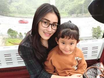 Anak Masih Berusia 5 Tahun, Ayu Ting Ting Tegaskan Harus Puasa