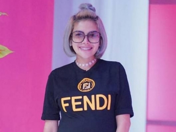 Nikita Mirzani Akhirnya Bisa Gendong Bayi Arka Usai Seminggu Melahirkan, Netter 'Latah' Girang