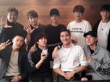 Leeteuk Rayakan 9 Tahun Member SuJu Jalani Wamil, Fans: Tetap Saja Belum Komplit