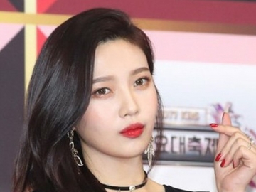 Kaget Dengar Bunyi Kembang Api dan Lari dari Panggung, Joy Red Velvet Minta Maaf