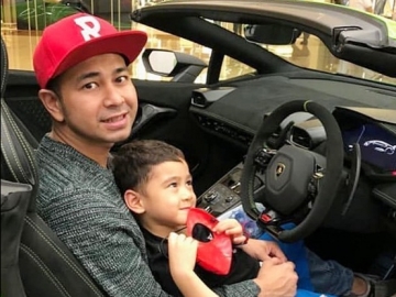 Ikuti Tren Artis Hijrah, Raffi Ahmad Bakal Kirim Rafathar ke Pesantren?
