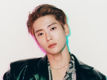 Ada Tangan Misterius di Foto Terbaru Jaehyun NCT 127 Bikin Fans Kaget, Benar Sosok Hantu?