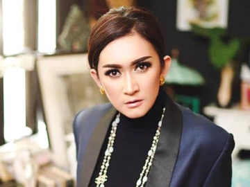 Heboh Aksi 22 Mei, Nafa Urbach Acungi Jempol Untuk TNI-Polri