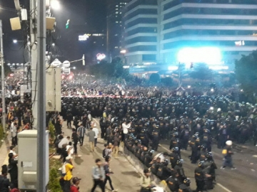 Aksi 22 Mei Berujung Ricuh Hingga Makan Korban, 11 Artis Ini Serukan Perdamaian di Media Sosial