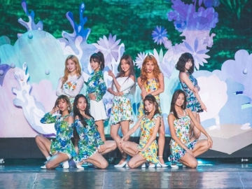 Member Twice Adu Menawan dengan Setelan Busana Merah, Fans Malah Ngaku Bingung