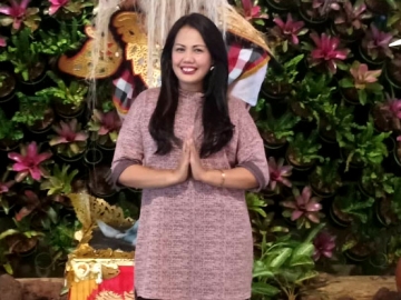 Mendadak Sakit di Pesawat, Ely Sugigi: Ada Orang Jahat Kirim Penyakit ke Aku