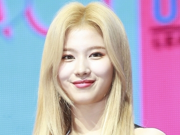 Nangis di Konser, Sana Twice Ucapkan Terima Kasih Pada Fans yang Beri Dukungan Padanya