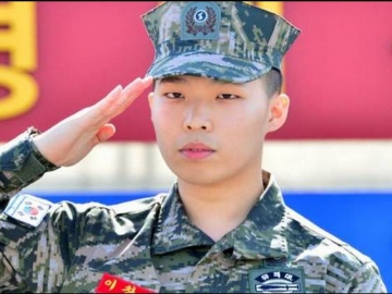 Chan Hyuk Akdong Musician Keluar Wamil, Netter: Bawa Adikmu dan Cepat Tinggalkan YG