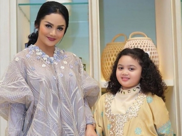 Belum Genap Berusia 10 Tahun, Krisdayanti Sudah Paksa Amora Untuk Diet?