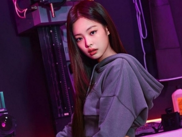 Mainkan Gitar Saat Konser di Barcelona, Jennie BLACKPINK Bikin Fans Terpesona