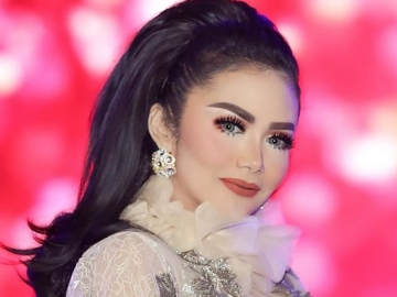 Krisdayanti Berlebaran Bareng Suster, Potret Damai Bikin Hati Netter Adem