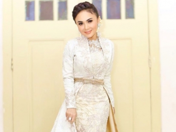 Bagikan Foto Lama Sang Ayah, Yuni Shara Akui Berusia 5 Tahun Saat Orangtua Bercerai