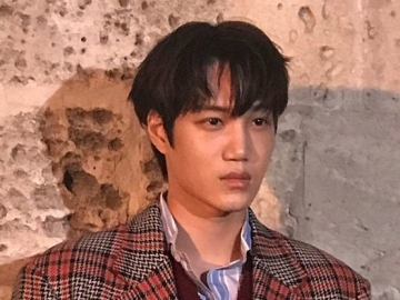 Kai EXO Pamer Dada Berotot di Majalah, Fans Langsung Histeris dan Ngaku Gerah