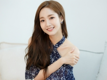 Park Min Young Pamer Foto Liburan di Los Angeles, Netter Malah Ramai Bahas Lee Min Ho di Paris