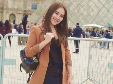 Pulang Liburan Seorang Diri, Ayu Ting Ting Rasakan Perbedaan Ini