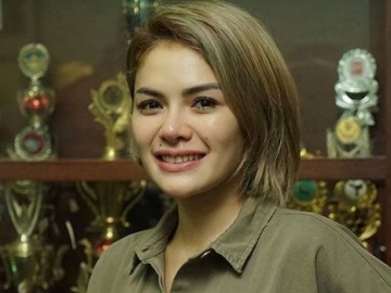 Nikita Mirzani Gemas Hingga Tendang Kepala Seorang Teman, Netter Beri Peringatan Keras