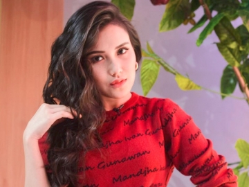 Ayu Ting Ting Peluk Erat Pria Ini Kala Kedinginan di Turki, Pacar?