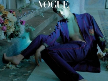 Rebahan Hingga Mandi Tanpa Busana di Majalah, Tubuh Seksi Kai EXO Bikin Fans Menjerit