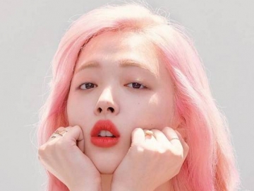 Biasa Beri Kritik, Netter Kini Iri dengan Keberanian Sulli Tampil Santai Tak Pakai Bra