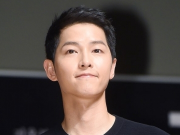 Ayah Song Joong Ki Diberitakan Syok dengan Perceraian Putranya, Netter Malah Ungkap Kekesalan