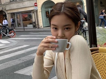 Unggah Foto Latihan Pilates, Tubuh Lentur Jennie Bikin Fans Geleng-Geleng Kepala