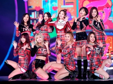 Absen Selama Konser, Member Twice Lainnya berurai Air Mata Rindukan Mina di Atas Panggung