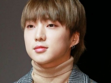 Beri Peringatan, Kang Seung Yoon Winner Harap Fans Taati Peraturan Memotret di Bandara
