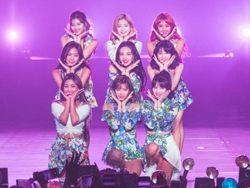 Tiket Konser Twice di Los Angeles Ludes Terjual, Ternyata Fans Rela Lakukan Hal Ini