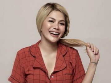 Makin 'Menggila', Nikita Mirzani Tak Lagi Segan Pamer Tubuh Nyaris Telanjang