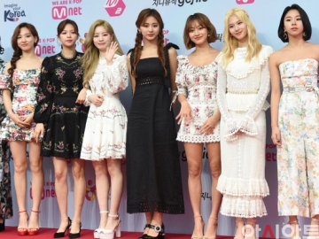 Sebut Nama Mina Saat Terima Penghargaan di MGMA, Twice Malah Bikin Fans Mewek