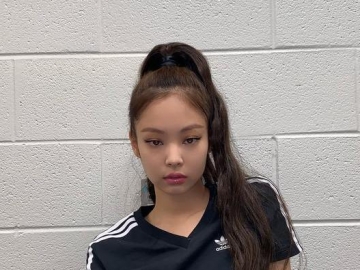 Beri Kode Ini Saat Ditanya Perasaannya Mengenai Agensi YG, Jennie Tuai Beragam Komentar