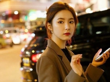 Unggah Foto-Foto Liburan di Hong Kong, Cantiknya Shin Se Kyung Bikin Fans Ngiler