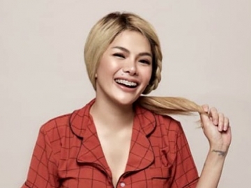 Usai ‘Nemplok’ Bule Tampan, Nikita Mirzani Curhat Soal Status Janda Bikin ‘Mewek’ Berjamaah