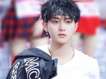 Diduga Punya Pacar Orang Korea, Ini Foto Mesra Tao Eks EXO dan Kekasihnya yang Beredar