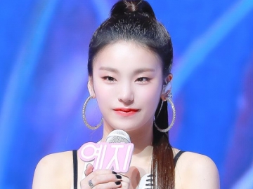 Tampil Perdana dengan Rambut Terurai di 'Music Bank', Lipatan Mata Yeji ITZY Malah Tuai Sorotan