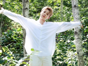 Nikmati Liburan Panjang, Jimin BTS Tonton Konser Musisi Amerika Alec Benjamin