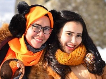 Ayu Ting Ting Tampil Anggun dan Sopan, Sang Ibu: Ada Kesalahan Lagi Enggak Ya?