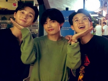 Habiskan Waktu Liburan BTS, V Ajak Park Seo Joon-Choi Woo Shik Naik Kapal Pesiar
