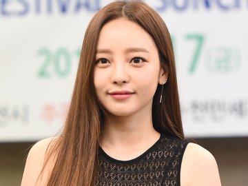 Goo Hara Unggah Selfie dengan Beragam Pose Imut Usai Percobaan Bunuh Diri, Netter: Dia Jadi Gila