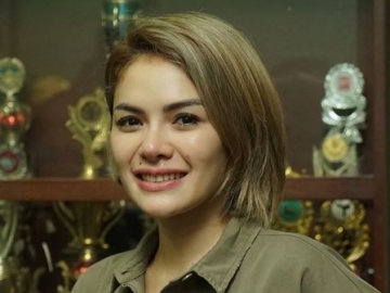 Nikita Mirzani Tak Main Fisik, Elza Syarief Malah Mewek Ngaku Dianiaya