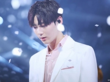 Gantengnya Minhyun Saat Hadiri Acara Fashion, Bikin Heboh Netter Hingga Disebut Patung Hidup