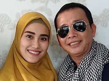Ayu Ting Ting 'Gowes' Sehat Bareng Sang Ayah, Sepeda Onthel Abdul Rozak Malah Ramai Disorot